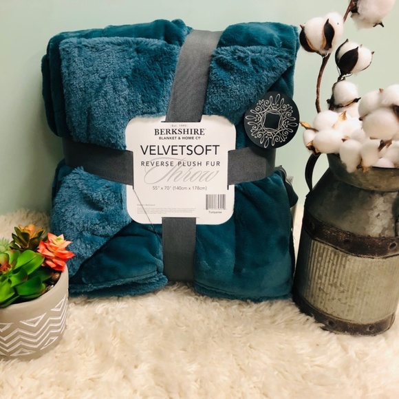 Berkshire | Velvet Soft Throw | Turquoise | 55" x 70" (PM_B12) - Picture 1 of 3